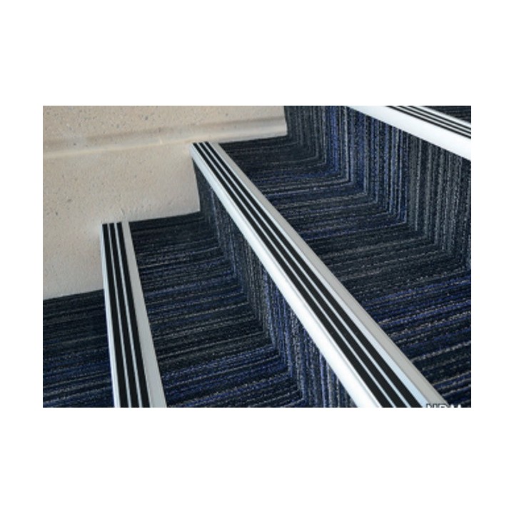 Nez de marche Viso antidérapant - aluminium recouvert de sable quartz 900 x 76 x 20 mm