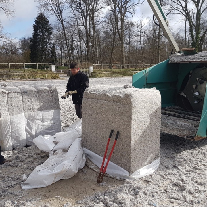Fibre équestre PREMIUM Grise, balle 300 kg environ
