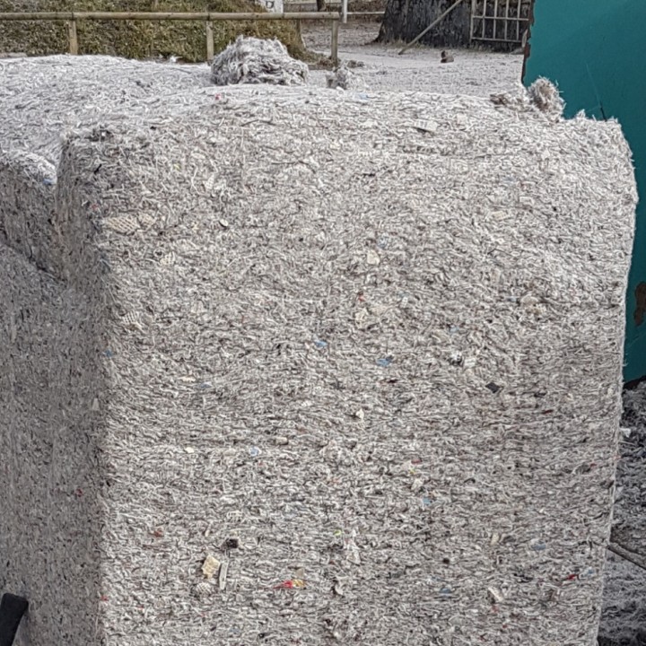 Fibre équestre PREMIUM Grise, balle 300 kg environ