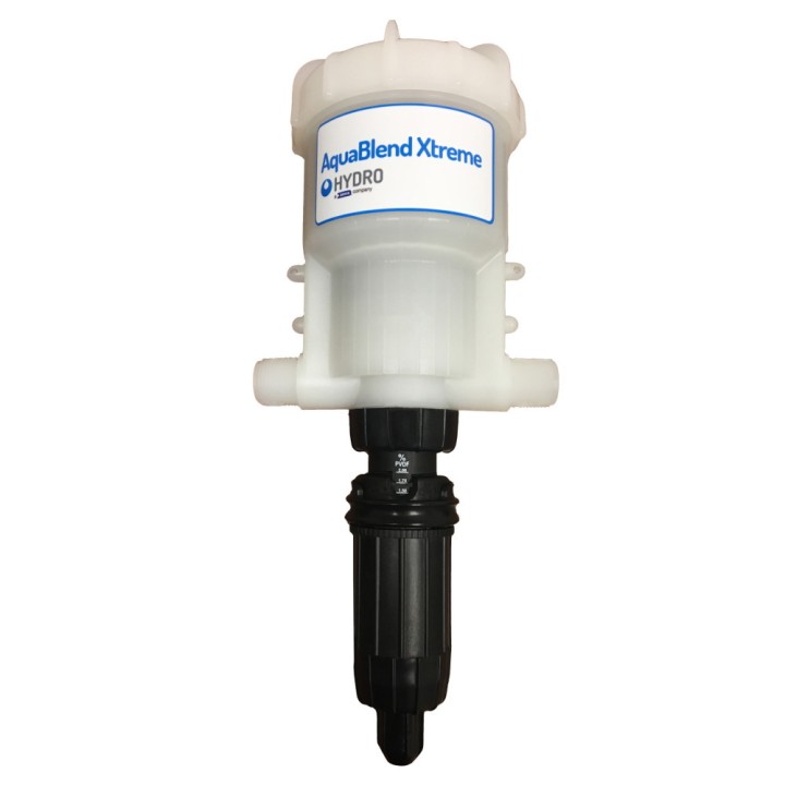 Pompe doseuse pour traiter et désinfecter l'eau AQUABLEND EXTREME 2% La Buvette