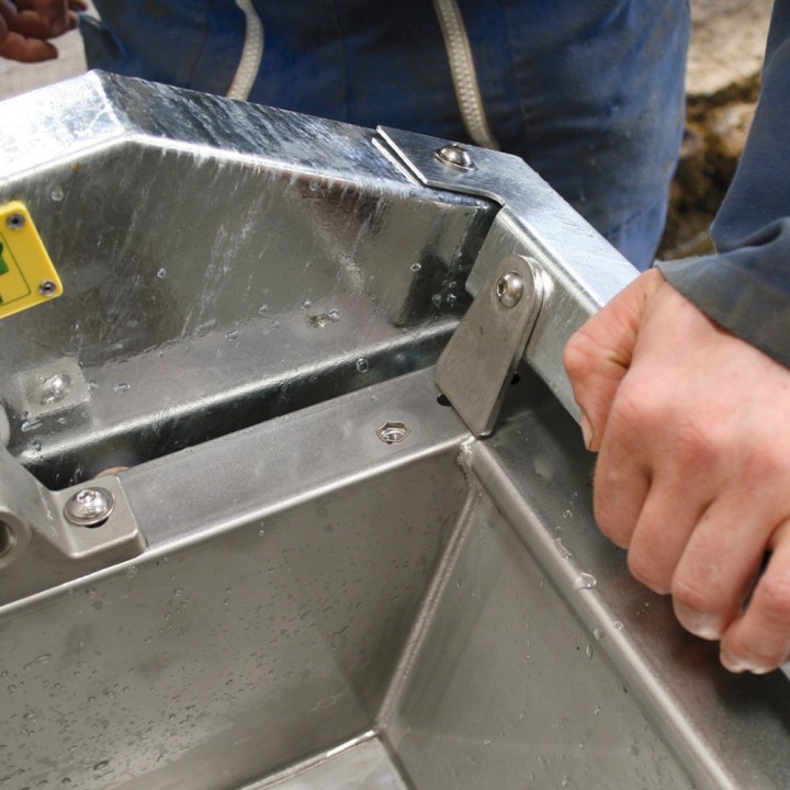 Abreuvoir inox basculant pour vaches laitières LB 230 La Buvette