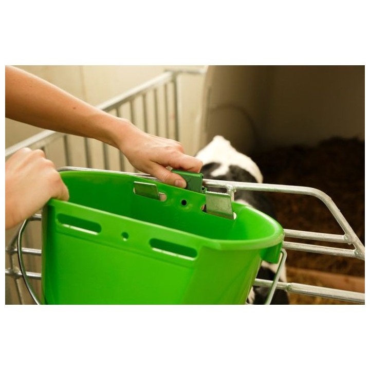Sécurité antidécrochage Bucket Guard pour seau à veau Kerbl