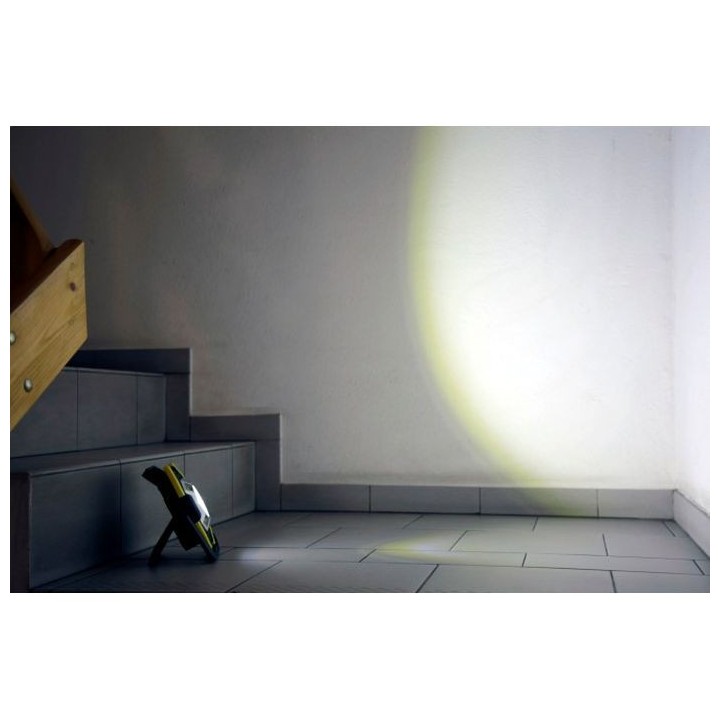 Projecteur LED mobile à batterie WorkFire Pro 30 Kerbl