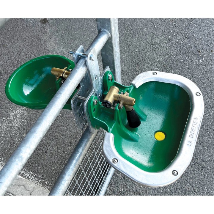 Kit de fixation sur barrière pour abreuvoirs dos à dos La Buvette