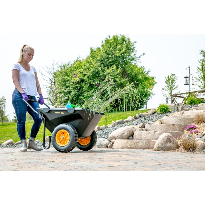 Brouette en plastique Cub Cart Polar - 198 Litres, noir, 127 x 71 x 74 cm