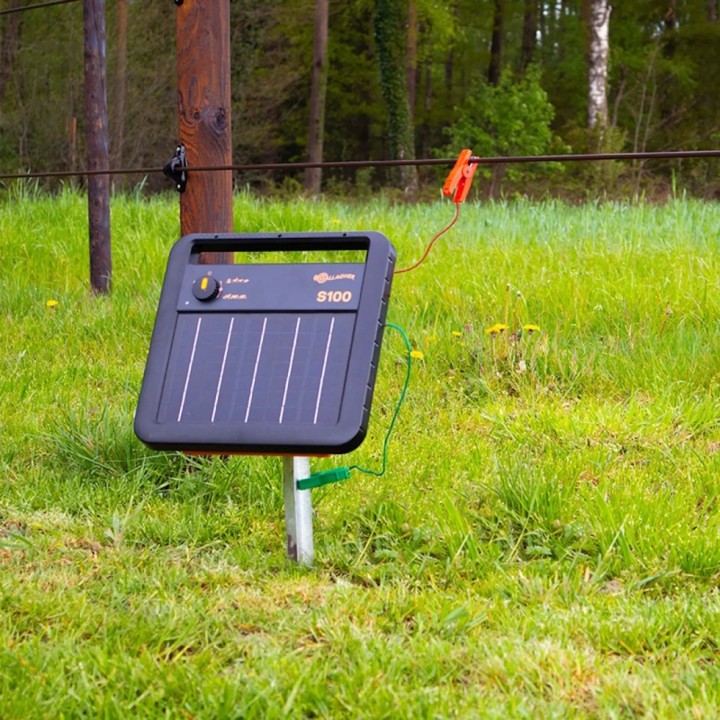 Électrificateur solaire avec batterie Lithium 12 Volt S100 Gallagher + OFFERT 1 piquet de support
