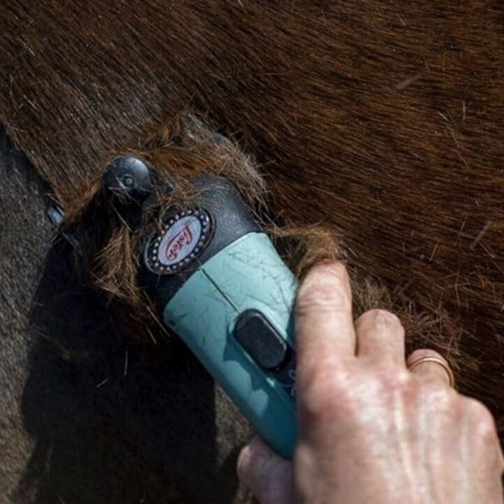 Tondeuse Lister Star filaire tonte intégrale chevaux, livrée en sacoche