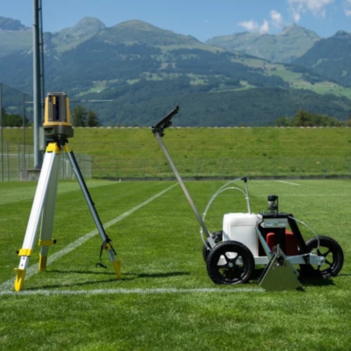 Appareil traçage semi autonome SWOZI Pico, tablette Samsung pro, abonnement annuel 3 sports (foot, rugby, athlétisme), base RTK