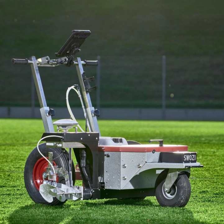 Appareil traçage semi autonome SWOZI Push, tablette Samsung pro, abonnement annuel 3 sports (foot, rugby, athlétisme), base RTK