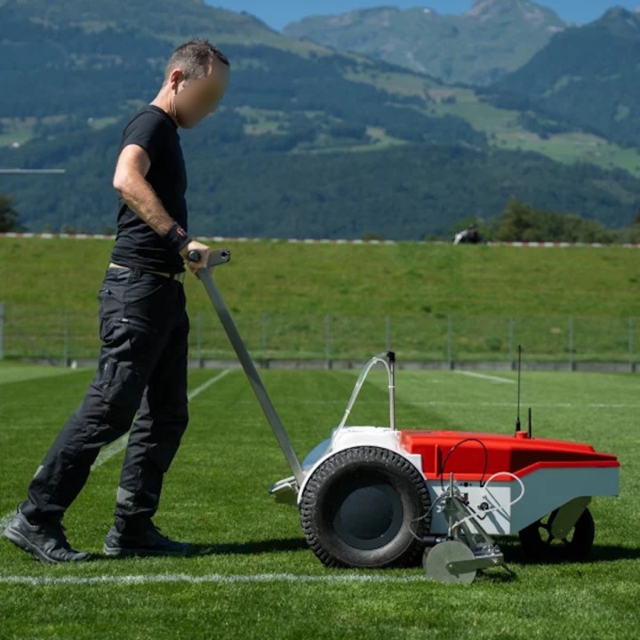 Appareil traçage autonome SWOZI Auto, tablette Samsung pro, abonnement annuel 3 sports (foot, rugby, athlétisme), base RTK