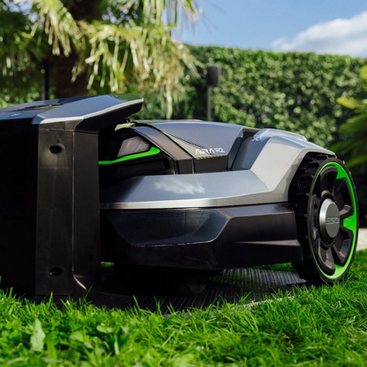 Robot tondeuse à gazon sans fil AURA-R2 RMR6000E - Jusqu'à 6000m² - EGO