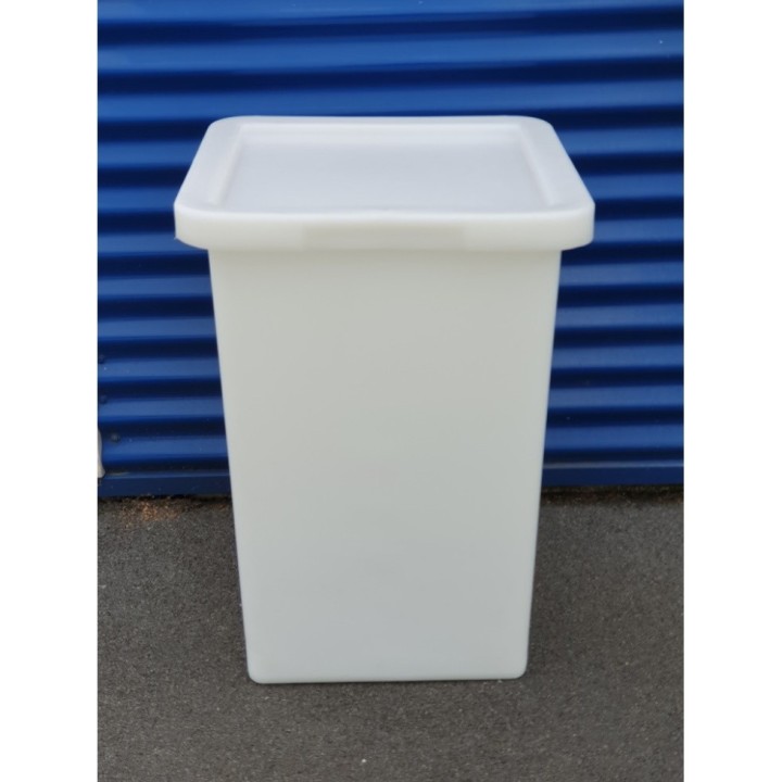 Bacs de stockage avec couvercle PEHD Plast'Up, 120 L coloris au choix