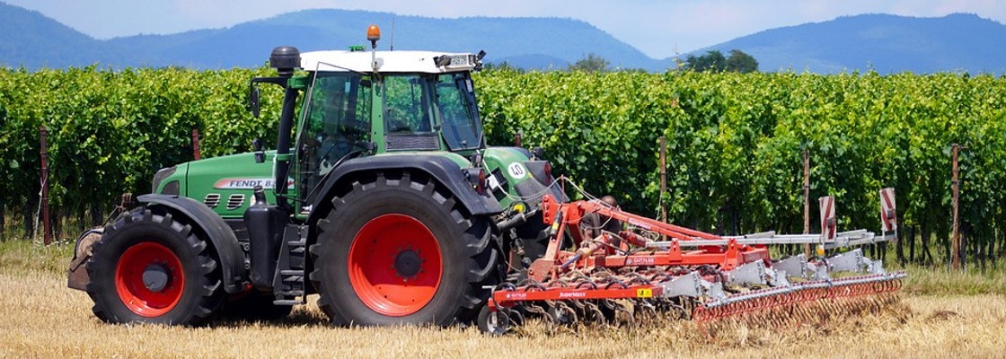 Livres : tracteurs et machinismes agricoles